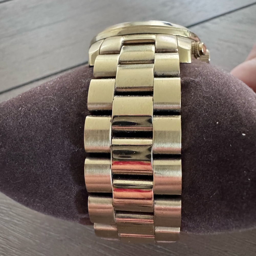 Michael Kors Runway Gold Multifunction Watch - Picture 3 of 16